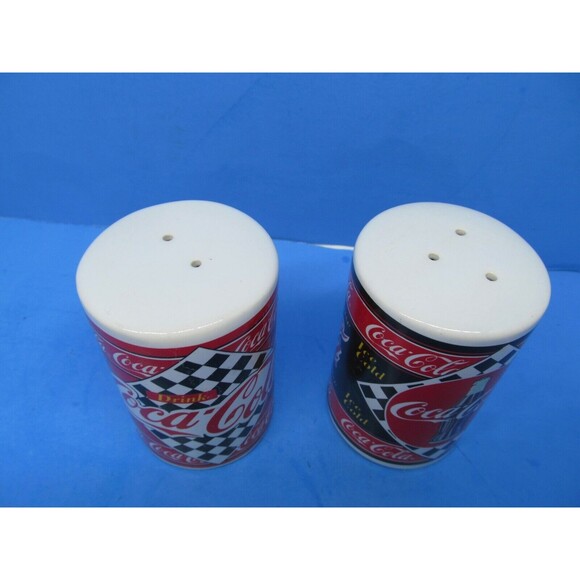 Coca Cola 1995 Salt And Pepper Shakers By Enesco Very Good Condition - Picture 2 of 4